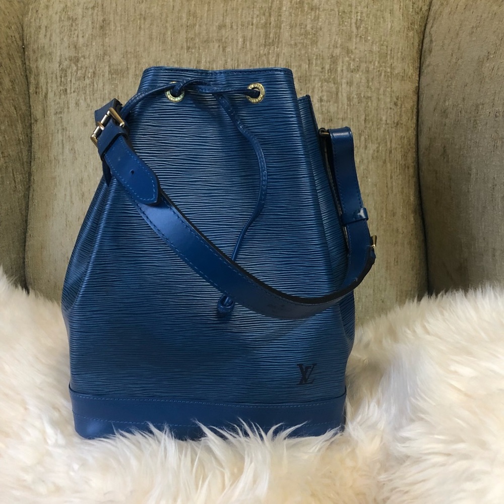 Authentic Louis Vuitton Noe in EPI Blue